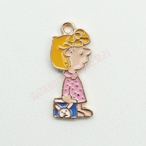 분홍 잠옷 소녀 팬던트 귀걸이재료 악세사리부자재 T1630